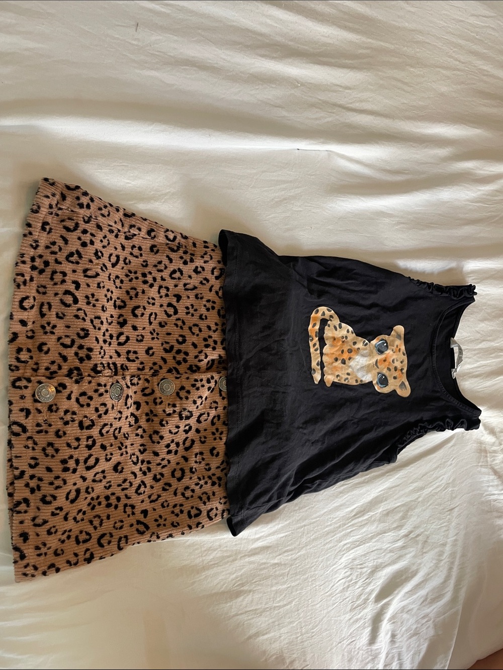 Black Tank Top with Tan Leopard Cat / Cheetah Graphic with Cheetah Skirt outfit
